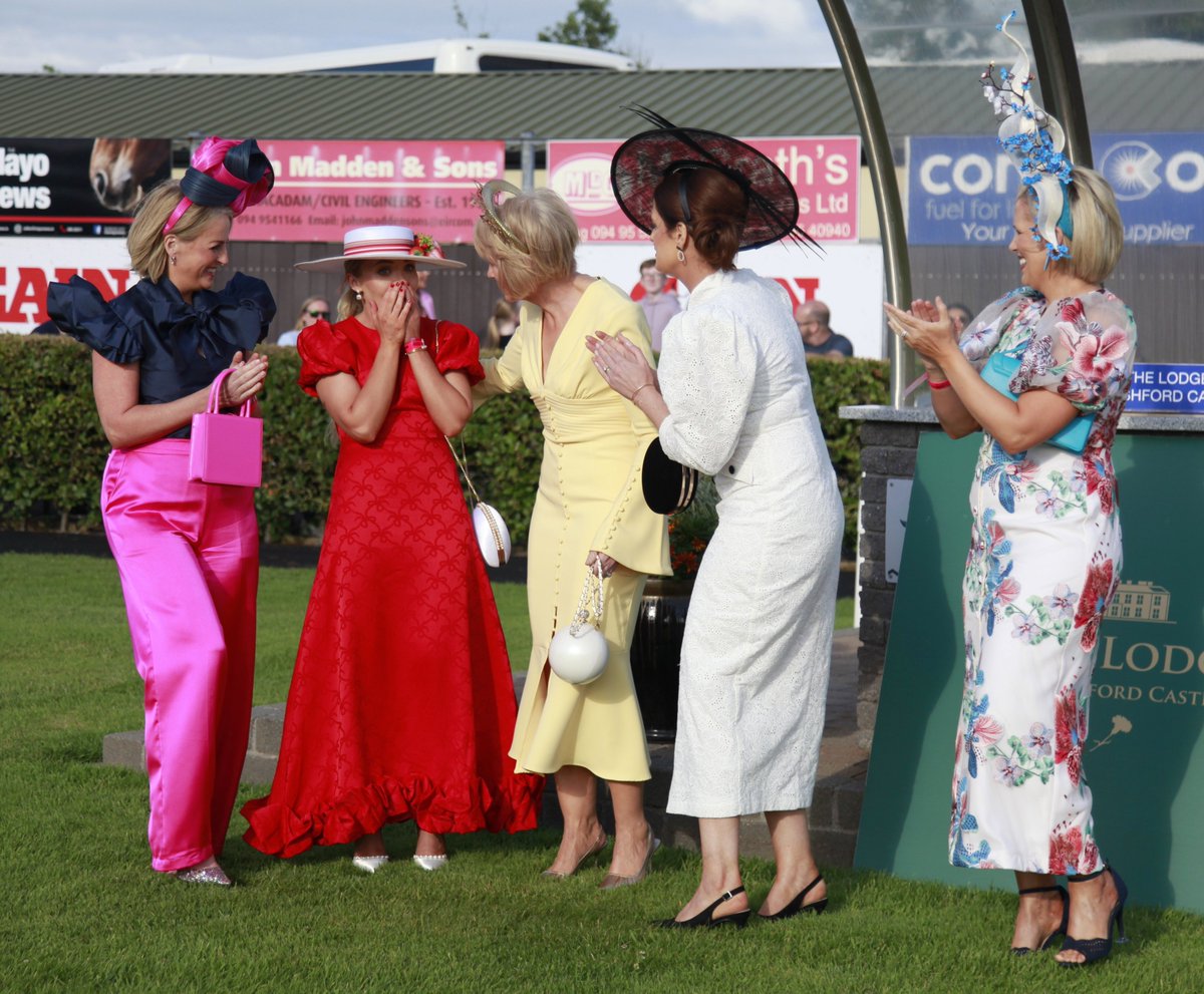 🎉 Next Meeting – Monday 23rd June 🎉
All You Need to Know 👇

Join us at Ballinrobe Racecourse for a thrilling 7-race Flat card on Monday 23rd June, featuring The Lodge at Ashford Castle Ladies Day. 

🕒 Gates open: 3:10pm
🏁 First race: 5:10pm
🏁 Last race: 8:15pm

🎶 Soak up