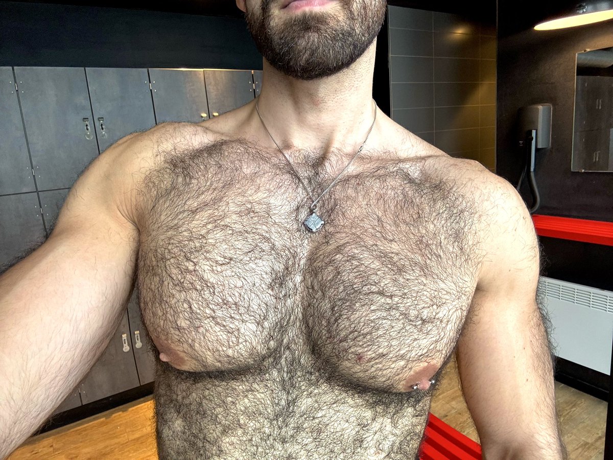 pierredephlamme's tweet photo. In case he didn’t send u chest pics today https://t.co/v2gX5m6Foz