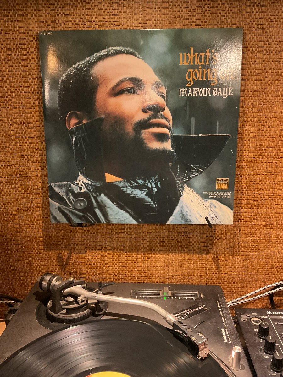ImwanoS's tweet photo. 今日のレコード
マーヴィン・ゲイ『What’s Going On』。
愛と祈りと問いかけに満ちた、静かな魂の叫び。
今夜もそっと耳を澄ませて。
#MarvinGaye #WhatsGoingOn #今日のレコード #ステップスカラー #ソウルミュージック #アナログレコード #VinylTime #バーのBGM #大人の夜 #日田バー巡り https://t.co/3rRnJcWVbQ