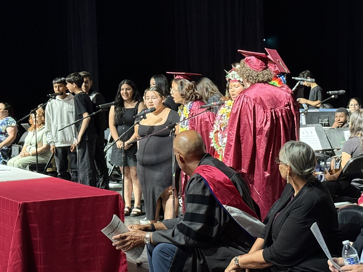 Aline H. Lee tweet media