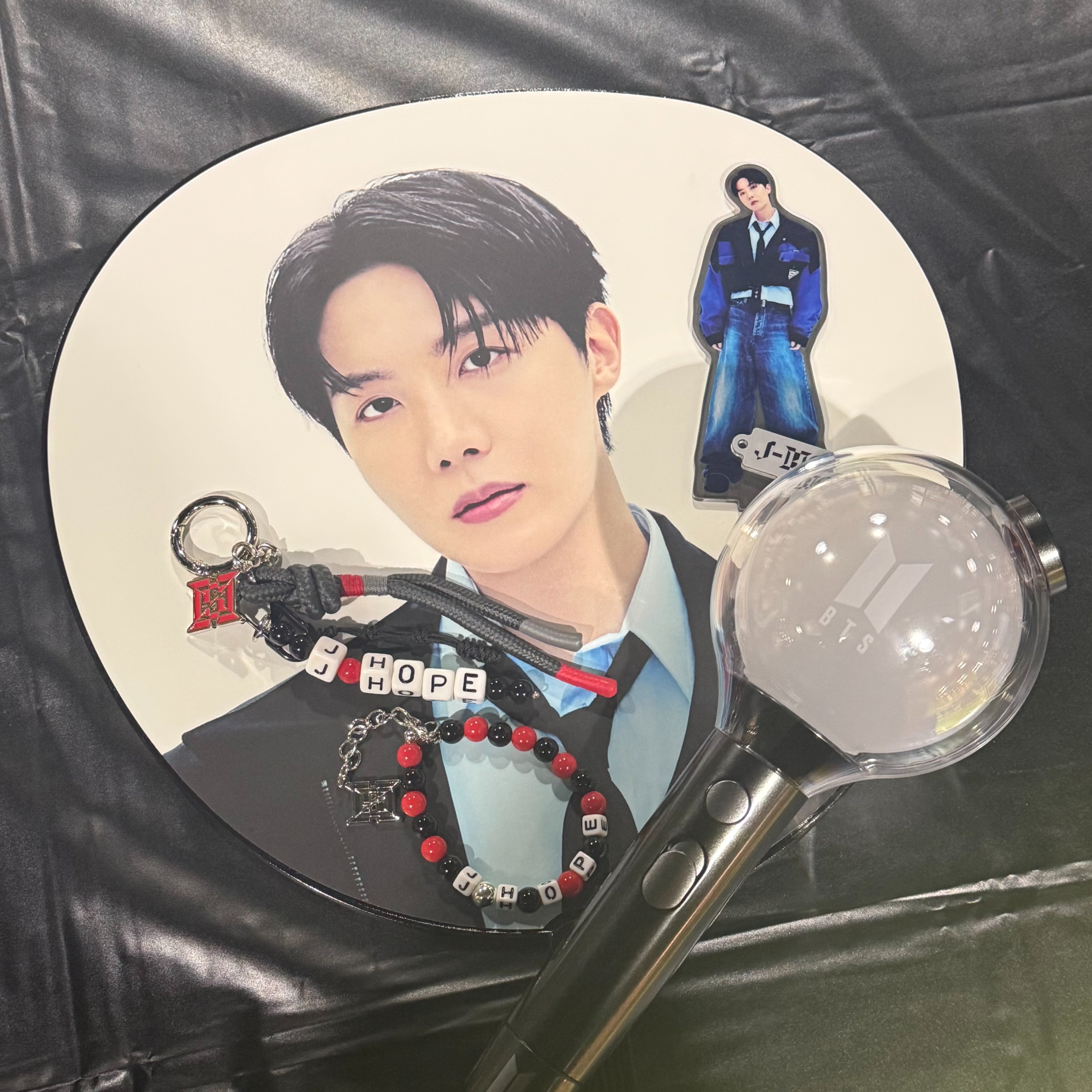 J-HOPEの日本公演記念ポップアップストア開催 | TikTok