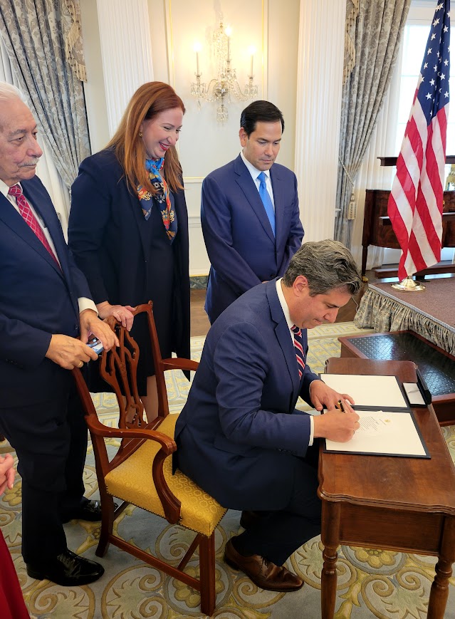John Sitilides (@johnsitilides) on Twitter photo Very proud of my friend Michael Rigas, sworn in as Deputy Secretary of State for Management & Resources (<a href="/StateDept/">Department of State</a> Chief Operating Officer) by <a href="/SecRubio/">Secretary Marco Rubio</a>, remarks by <a href="/AGPamBondi/">Attorney General Pamela Bondi</a>, attended by <a href="/WhiteHouse/">The White House</a> Science & Technology Director <a href="/mkratsios47/">Director Michael Kratsios</a> & representatives from 16 federal Very proud of my friend Michael Rigas, sworn in as Deputy Secretary of State for Management & Resources (<a href="/StateDept/">Department of State</a> Chief Operating Officer) by <a href="/SecRubio/">Secretary Marco Rubio</a>, remarks by <a href="/AGPamBondi/">Attorney General Pamela Bondi</a>, attended by <a href="/WhiteHouse/">The White House</a> Science & Technology Director <a href="/mkratsios47/">Director Michael Kratsios</a> & representatives from 16 federal