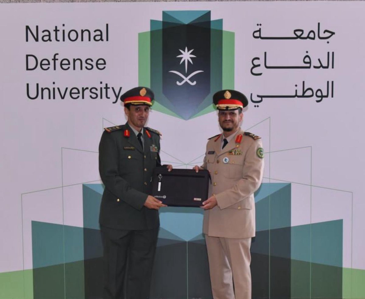 نبارك لابن العم العقيد ركن عبدالعزيز بن محمد بن سعود المقبل حصوله على درجة الماجستير في الدراسات الاستراتيجية من كلية الحرب بجامعة الدفاع الوطني
جعلها الله عوناً له في خدمة دينه ومليكه ووطنه