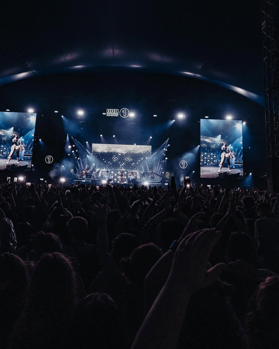 jadethirlwall's tweet photo. RADIO 1 BIG WEEKEND ✨ IT FEELS SO GOOD TO BE BACK ONSTAGE!! I am still so overwhelmed and emotional about the response 😭🥹 thank you to the crowd for making that the best first solo show I could have ever dreamed of ♥️
https://t.co/pzKecvR9fI https://t.co/VPvbaWsOsR