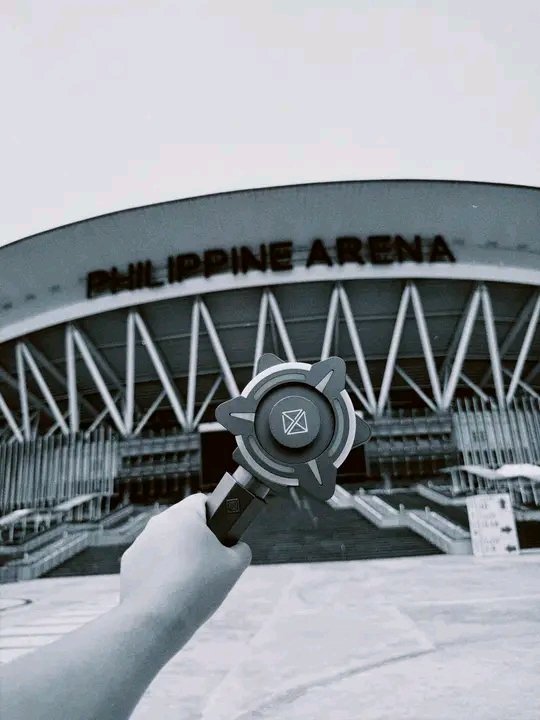 neyz_2023's tweet photo. Gosh so excited for tomorrow. 
Mixed emotions as a certified team bahay 😭💔 Di man makapunta, pero all-out support pa rin para sa mahal kong SB19 🫶💙 A little me is crying inside 😭😘 
 
photo: from SB19 post🫶

#SB19Concert #TeamBahayPeroSolid #SB19SaW #SB19CONCERT https://t.co/M0OnweUpH0