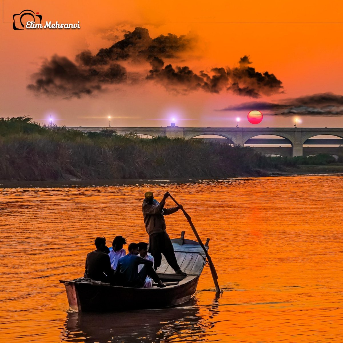 هڪ لهر سنڌوءَ جي، صدين جي تاريخ سان ڳالهيون ڪري ٿي

Follow | <a href="/sindhgraphy/">Sindh Graphy</a>
#NoMoreCanalsOnIndus
#SindhRejectsCorporateFarming
#elim_mahar
<a href="/BhuttoZulfikar/">Zulfikar Ali Bhutto ذوالفقار علي ڀٽو</a>
<a href="/fbhutto/">fatima bhutto 🇵🇸🇱🇧</a>