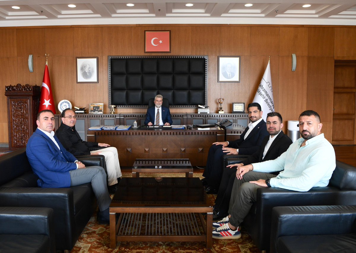 Kahramanmaraş Büyükşehir Belediye Başkanımız Sayın Fırat Görgel’i Asbaşkanımız Şems Sezal,Geleneksel Güreşler Başkanvekilimiz Sayın Şahin Hopur ve Tohm antrenörümüz Halil Hopur ile beraber ziyaret ettik..Belediye bünyemizde ki takımımızı güçlendirerek olimpiyatlara sporcu