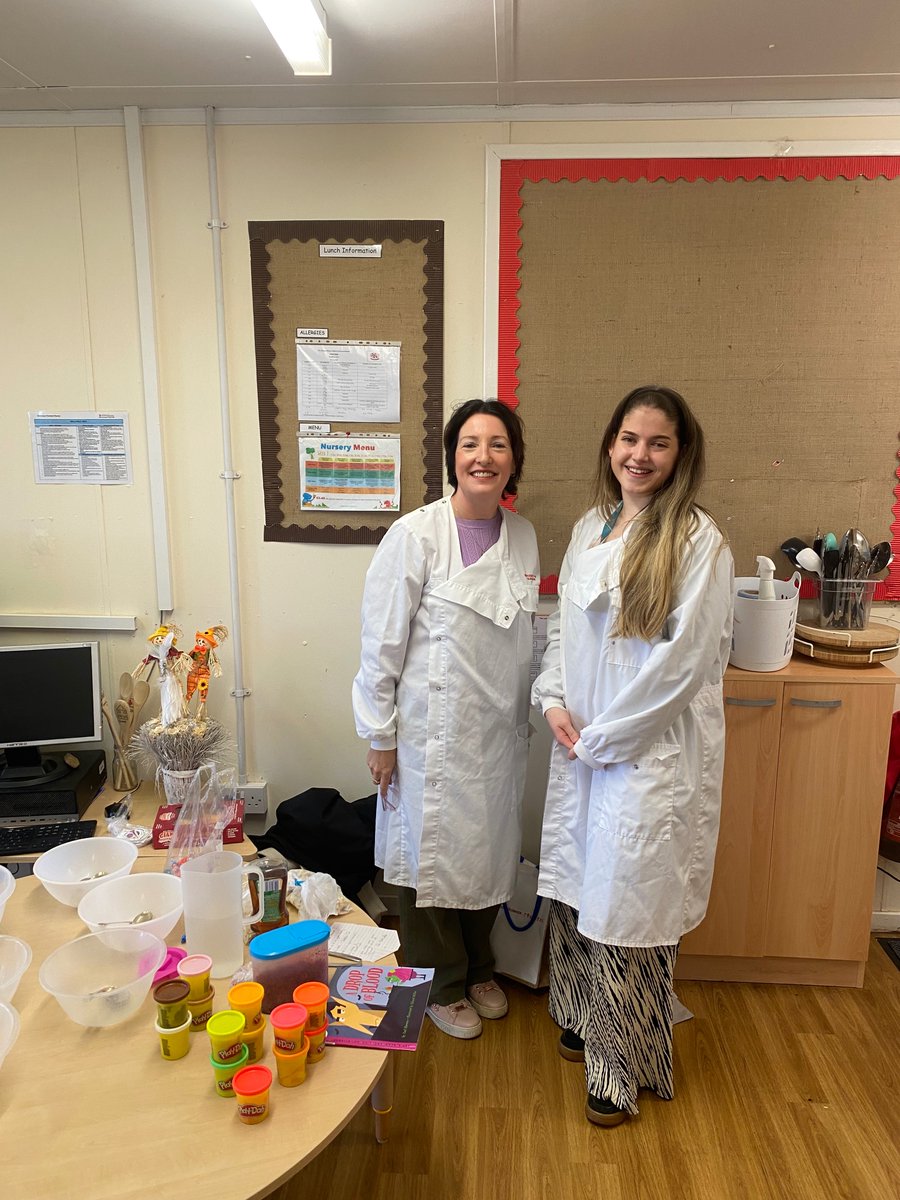 Keeshanlab's tweet image. Nursery STEM workshop #whatsinyourblood @Scopio_Labs @UofGCancerSci @rigby_evie78744
