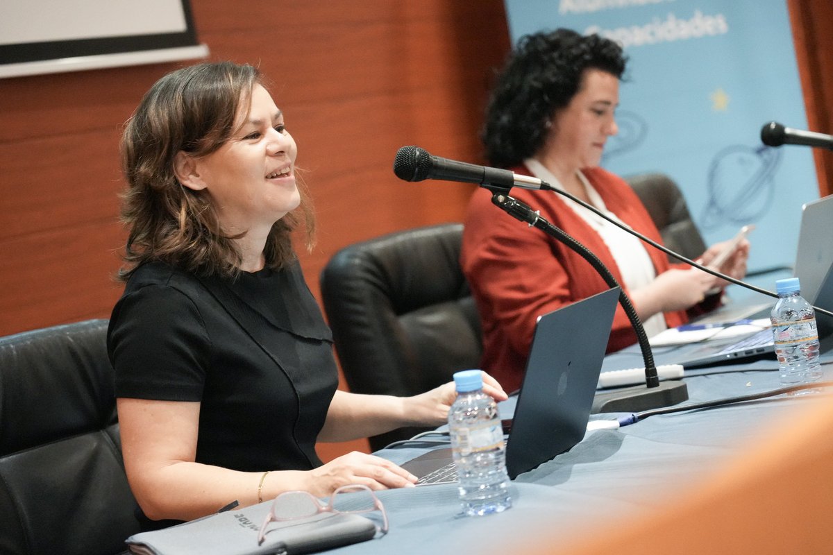 amadorpastorn's tweet image. Hoy hemos presentado la guía ‘Mejora de la respuesta educativa al alumnado con altas capacidades’. Gracias a @martatouron y Paulina Banfalvi Kam @aacclarebelion por su trabajo. Desde #CLM seguimos apostando por una escuela inclusiva que reconozca y acompañe todo el talento