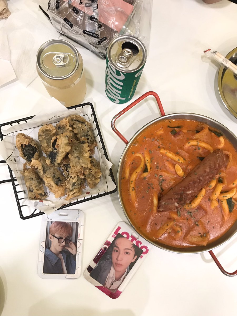 leemarkarchive's tweet image. yAiyyyyy main&amp;amp;&amp;amp;mam nomnom☝🏻😏🛼🛼