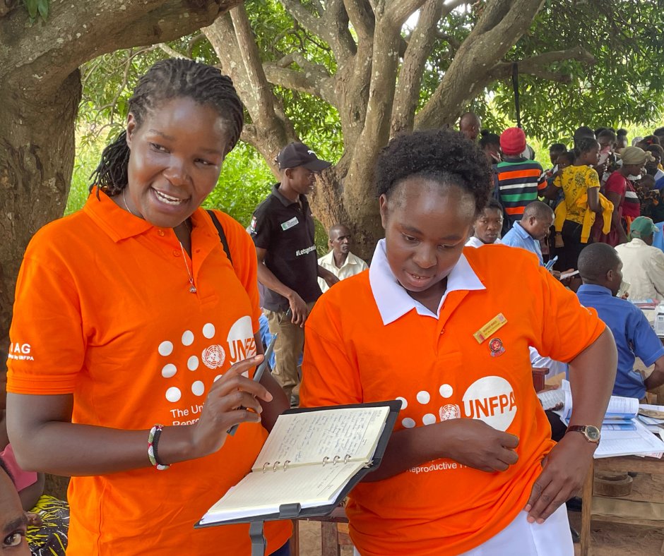 UNFPA Zambia (@unfpazambia) on Twitter photo Prioritizing #SRHR in Crisis! To strengthen integrated #SRHR/#GBV/#PSEAH in mobile clinic interventions in Southern Province, <a href="/UNFPAZambia/">UNFPA Zambia</a> with support from <a href="/SwedeninZM/">Sweden in Zambia 🇸🇪</a> trained 50 <a href="/mohzambia/">Ministry of Health Zambia</a> personnel on the Minimum Initial Service Package.
#LeavingNoOneBehind #EnsuringSRHR4All Prioritizing #SRHR in Crisis! To strengthen integrated #SRHR/#GBV/#PSEAH in mobile clinic interventions in Southern Province, <a href="/UNFPAZambia/">UNFPA Zambia</a> with support from <a href="/SwedeninZM/">Sweden in Zambia 🇸🇪</a> trained 50 <a href="/mohzambia/">Ministry of Health Zambia</a> personnel on the Minimum Initial Service Package.
#LeavingNoOneBehind #EnsuringSRHR4All