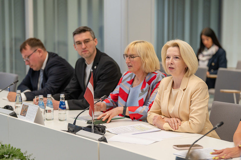 Ināra Mūrniece (@imurniece) on Twitter photo Šodien <a href="/Jekaba11/">Saeimas ziņas</a> tikāmies ar Indijas parlamenta deputātu delegāciju un pārrunājām drošības izaicinājumus, ar kuriem saskaramies globālā mērogā, un nepieciešamās rīcības, lai tos kopīgi pārvarētu. 🇱🇻🇮🇳 Šodien <a href="/Jekaba11/">Saeimas ziņas</a> tikāmies ar Indijas parlamenta deputātu delegāciju un pārrunājām drošības izaicinājumus, ar kuriem saskaramies globālā mērogā, un nepieciešamās rīcības, lai tos kopīgi pārvarētu. 🇱🇻🇮🇳