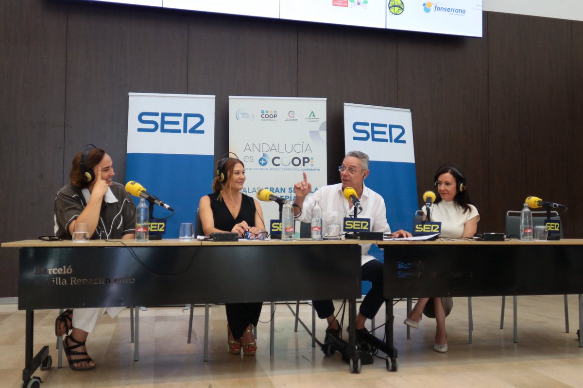 📻 En directo en @hoyporhoy de @La_Ser a <a href="/LuisMi_Jurado/">Luis Miguel Jurado Mancilla</a>,  #MaríadelMarGarcíaTorres y <a href="/lademiddel/">cristina de middel</a>, moderado por <a href="/SalomonHachuel/">Salomón Hachuel</a> 

#30AñosMásCoop #MásCooperativas