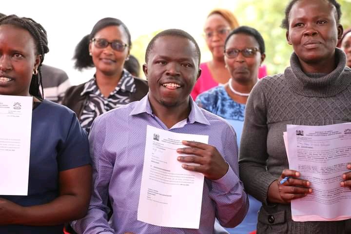 MohaaHassa6560's tweet image. Today, H.E @susankihika commissioned 498 newly employed ECDE teachers at ATC Soilo  a major step in strengthening early learning across the county. Investing in our children’s foundation is investing in a brighter future!

#FocusedOnServiceDelivery 
#SusanKihikaDelivers