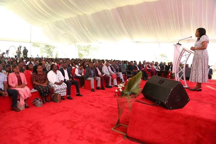 MohaaHassa6560's tweet image. Today, H.E @susankihika commissioned 498 newly employed ECDE teachers at ATC Soilo  a major step in strengthening early learning across the county. Investing in our children’s foundation is investing in a brighter future!

#FocusedOnServiceDelivery 
#SusanKihikaDelivers