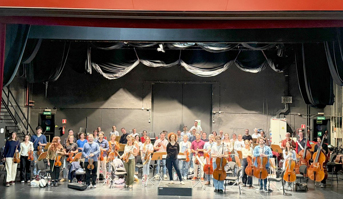 es_oscan's tweet image. 🎶“Estar en el foso de una producción así es mucho más que tocar. Es asumir una responsabilidad artística, trabajar con grandes profesionales y demostrar que en Cantabria hay una orquesta capaz de estar a la altura”. @PaulaSumillera, directora artística de la #OSCAN.