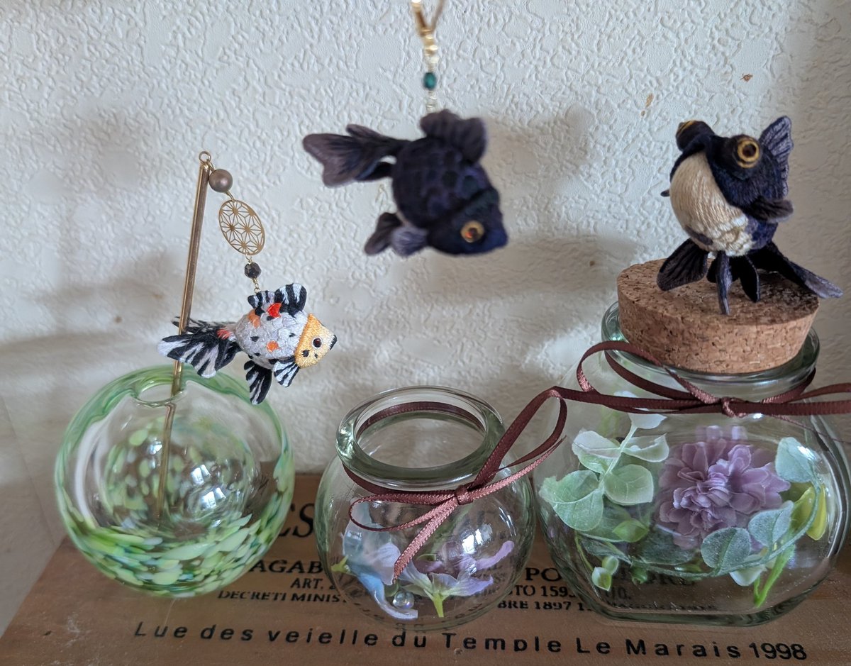 #あらいあさみ初個展 
#糸雨の下で待ち合わせ 
<a href="/Lupopo_cafe/">*LUPOPO cafe&gallery* 三軒茶屋の糖質オフのケーキ専門カフェとハンドメイドのお店</a>
<a href="/_utura_utura_/">あらいあさみ/刺繍造形作家</a>
かんざしは夏らしくガラスの一輪挿しに。
しかし。ボケボケ。上手く撮れない😅