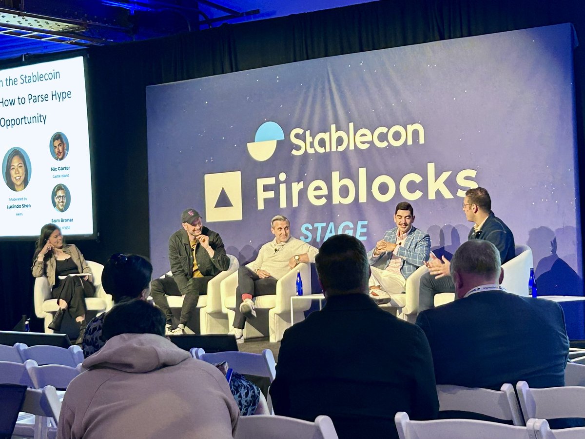 Will White tweet media