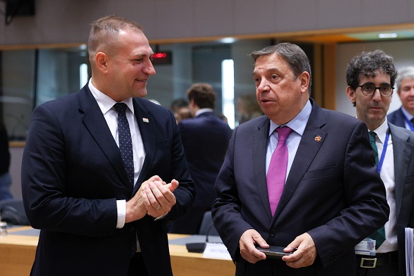 CuadernoAgrario's tweet image. 📺 Mañana sábado #CuadernoAgrario370 

1. Concluye la siembra del #algodón con @espalgodon 🌱💨
2. Consejo de Ministros de #Agricultura #UE🇪🇺 
3. Congreso de @COAGANDALUCIA #XICongresoCoagAndalucia👩🏻‍🌾

💻No te lo pierdas en cuadernoagrario.com