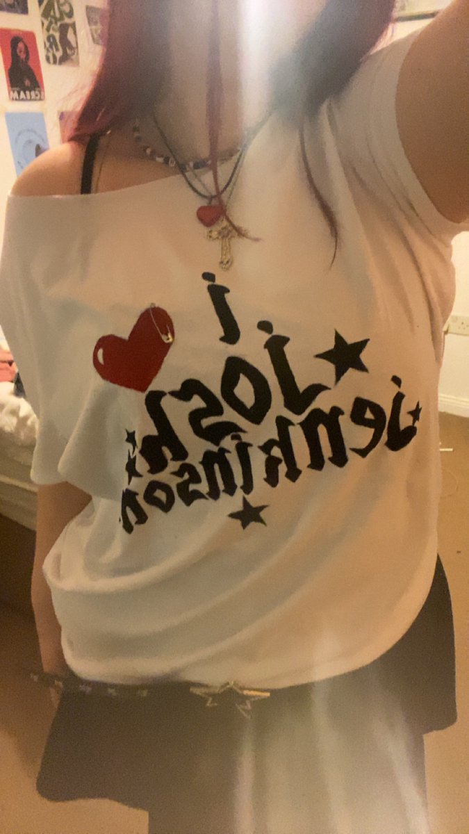 1MFULL's tweet photo. shirt i made for inhaler :p https://t.co/uiF6aufona