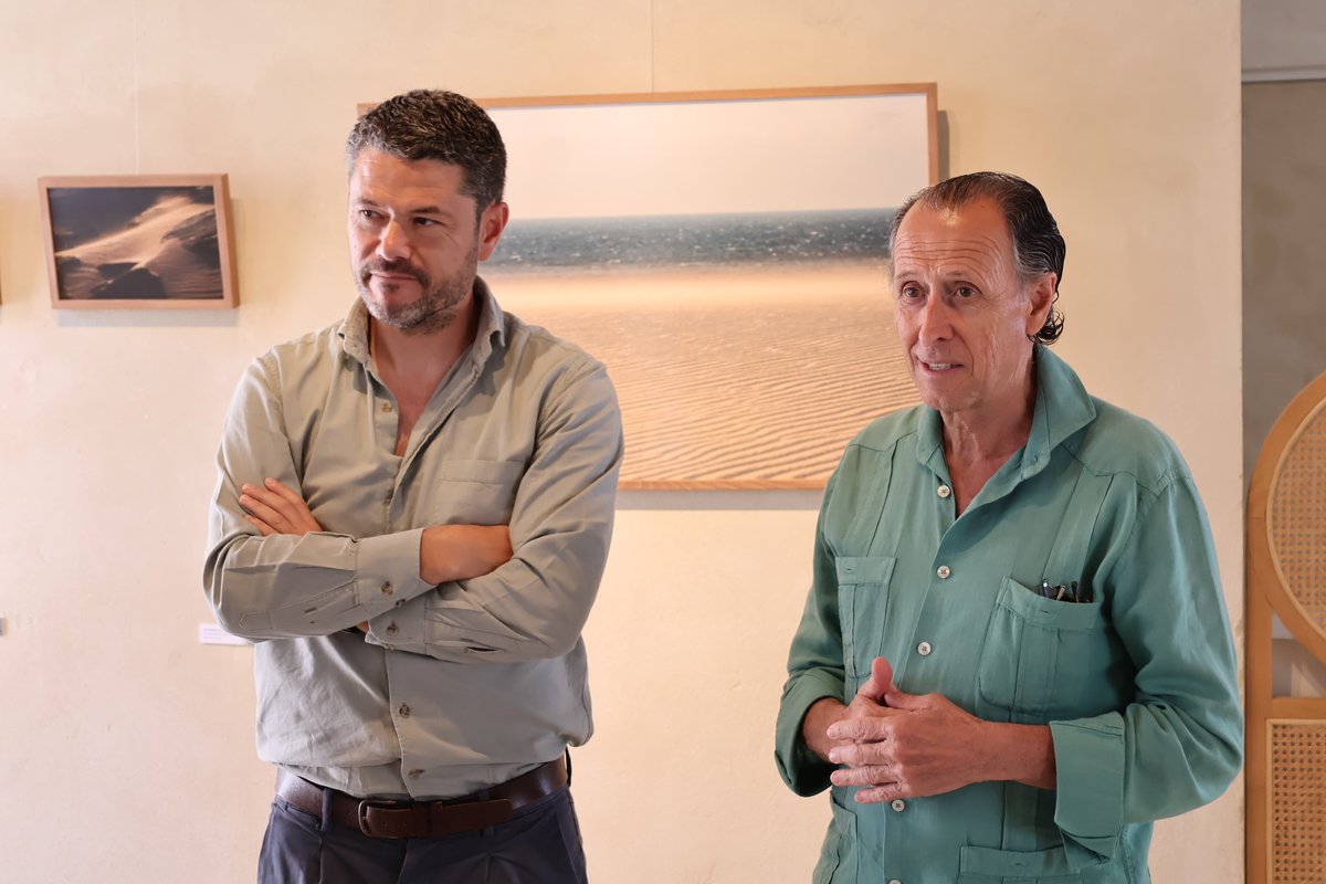 🖼 Paco Marín expone su obra fotográfica ‘Levantera’ en el Cuartel del Mar

👉 <a href="/josemariaromang/">José María Román, Chiclana</a> visita la muestra, donde el visitante puede observar los efectos del viento de levante en las playas

📌 Toda la información aquí ⬇️
chiclana.es/noticias/detal…