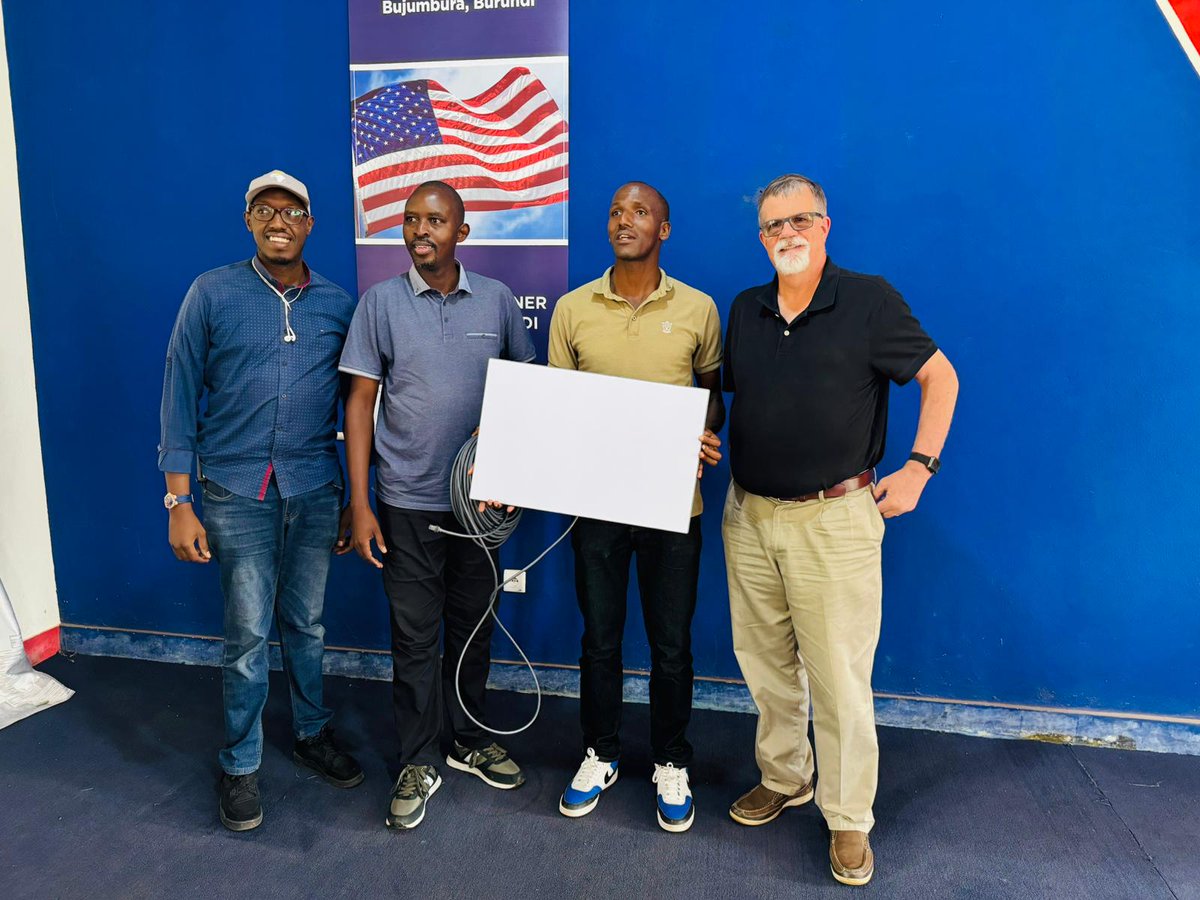 andikamagazine's tweet photo. In #Mugamba, where poor connectivity has long hindered access to modern tools and resources, the @Starlink installation enhances internet speeds from 8 Mbps to approximately 400 Mbps, marking a 5000% increase in bandwidth. https://t.co/Oxb07QuQKc
