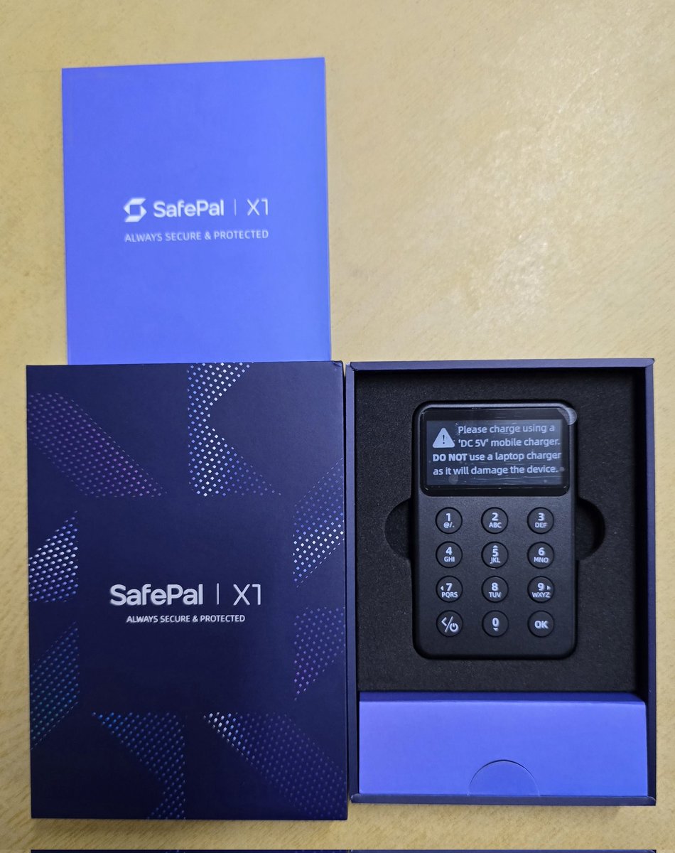 终于获得了SafePal免费的冷钱包
刚巧有机会使用SafePal的App就能免费获得冷钱包. 我觉得这活动很赞可以让其他人更容易接触冷钱包并学习使用.
Not Your Key Not Your Coin
<a href="/SafePalCN/">SafePal 中文</a>