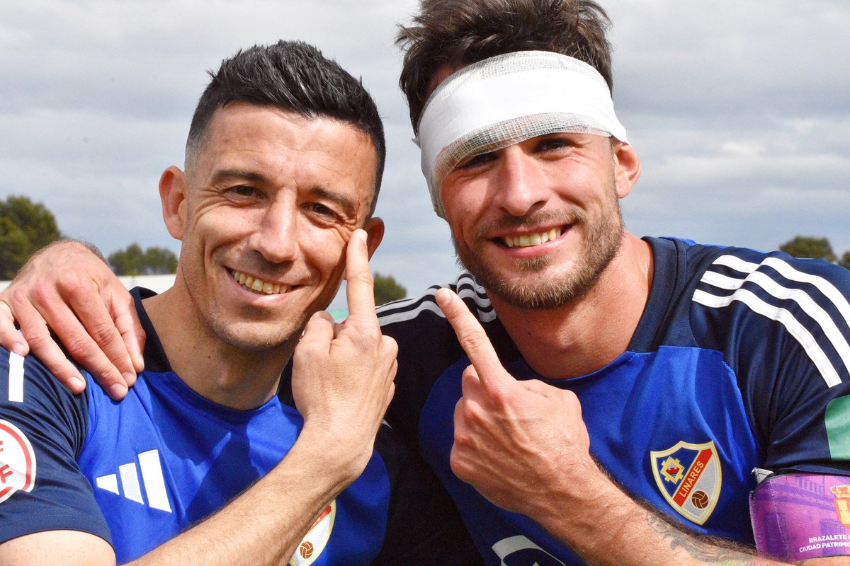 Nuestras renovaciones de la semana, en una foto. 🤕🤣

<a href="/hugodiaz22/">Hugo Diaz</a> 🤜🤛 <a href="/RVFFVEL444/">Raffael Ortiz Cogollor</a> 

#UnSentimientoInalterable 💙