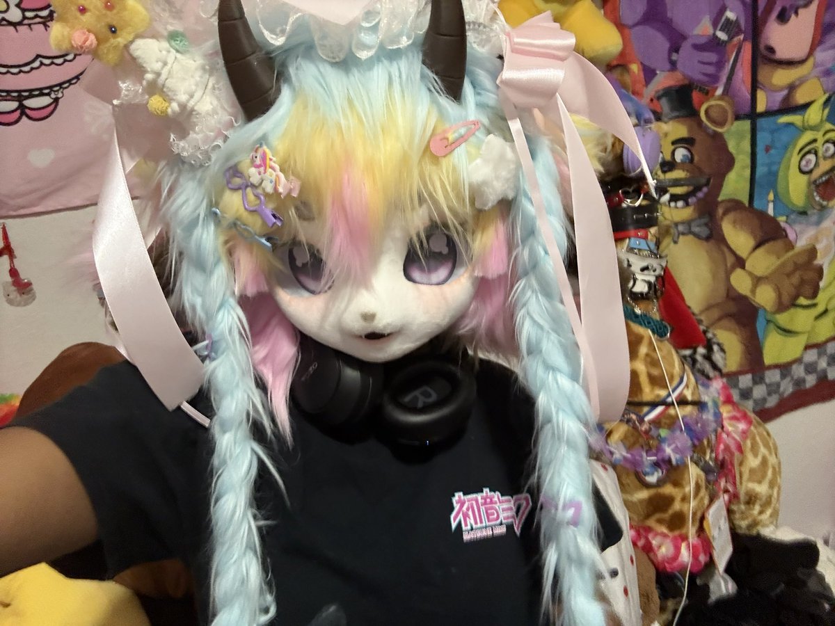 FoxYinn's tweet photo. Happy #Fursuitfriday ! 
🪡 : @dokidoki_furrystudios on ig
#fursuit #furry #kigurumifursuit https://t.co/Mmr7ZIZX48