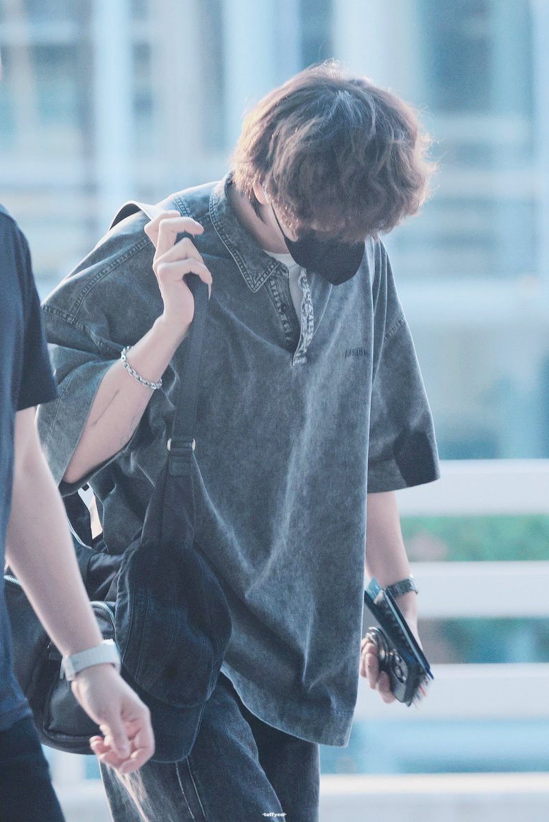 taffyeol_'s tweet photo. 5.30 ICN 출발

🎐

#찬열 #CHANYEOL  #멍강아지 https://t.co/tgW1Ld8DQ0