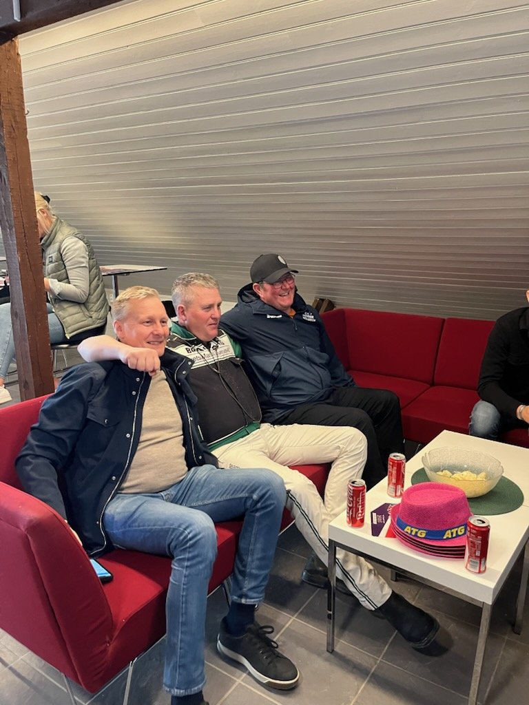 Den här trion har sett några travlopp