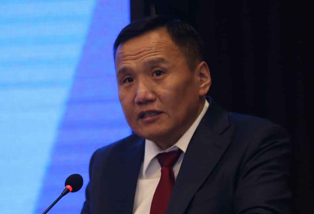 АТГ даргаар 6 жил олигтой ажилсан зүйлгүй Дашдаваа нь Хэнтийн Өндөрхаан хотод төрсөн юм бна өөрөөр хэлбэл Данхын нутгийн ах нь саяхан дахин даргаар томилогдсон нийтдээ 12 жил АТГ ын дарга хийнэ гэсэн үг энэ лалар бгаа цагт Данхын хэрэг үнэн зөвөөр шийдэгдэхгүй