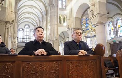 Gianni Valente (@giannivalentegv) on Twitter photo Il Cardinale Stephen Chow racconta che #PapaLeoneXIV vuole visitare la #Cina. E chiede preghiere affinché si realizzi "il sogno incompiuto di #PapaFrancesco <a href="/manutulli/">Manuela Tulli</a> <a href="/agasso_domenico/">Domenico Agasso</a> <a href="/iscaramuzzi/">iacopo scaramuzzi 🇪🇺</a>
fides.org/it/news/76425-… Il Cardinale Stephen Chow racconta che #PapaLeoneXIV vuole visitare la #Cina. E chiede preghiere affinché si realizzi "il sogno incompiuto di #PapaFrancesco <a href="/manutulli/">Manuela Tulli</a> <a href="/agasso_domenico/">Domenico Agasso</a> <a href="/iscaramuzzi/">iacopo scaramuzzi 🇪🇺</a>
fides.org/it/news/76425-…