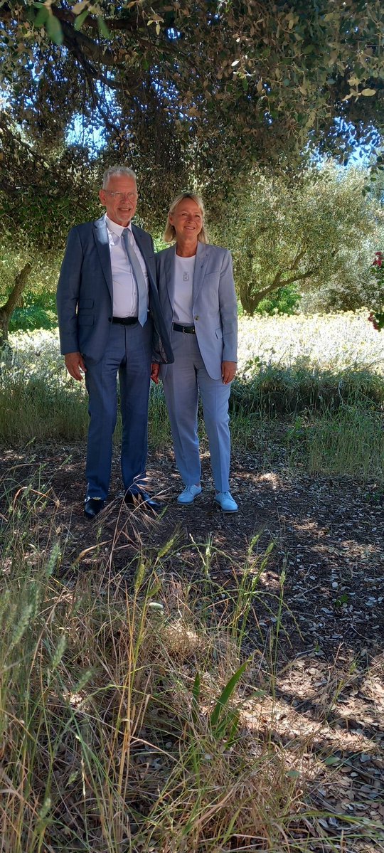 Departement du Var 83 (@departement_var) on Twitter photo #santé Présentation au ministre <a href="/yannickneuder/">Dr. Yannick Neuder</a> de la politique sociale du CCAS de #Sanary . Toujours présent le Département du #Var a décrété : L'enfance grande cause départementale. #santé Présentation au ministre <a href="/yannickneuder/">Dr. Yannick Neuder</a> de la politique sociale du CCAS de #Sanary . Toujours présent le Département du #Var a décrété : L'enfance grande cause départementale.