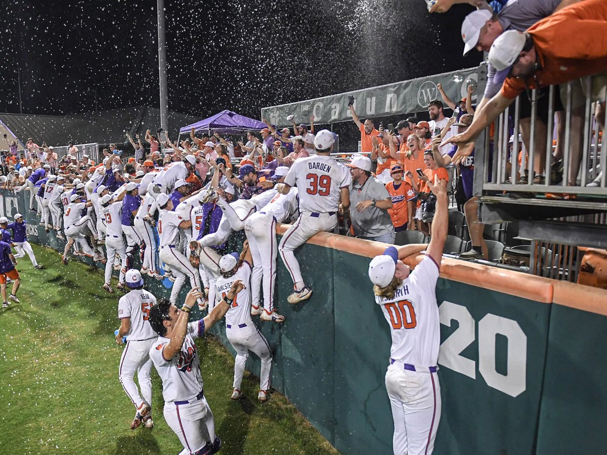 GAMEDAY. 

DO IT, DKS‼️‼️‼️Let’s win a regional.