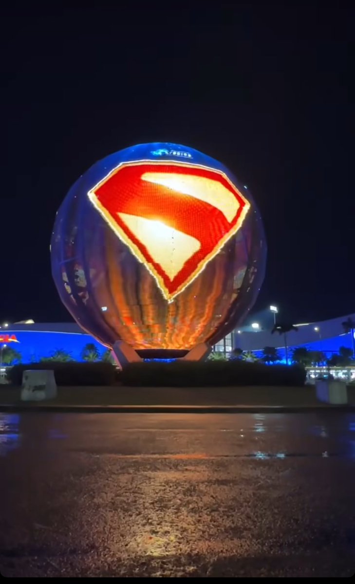 #Superman has taken over the world! He’s everywhere 🔥