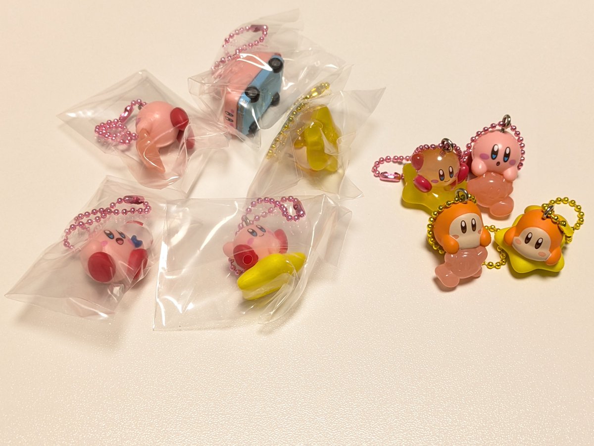 va_ttc's tweet image. 近くのヨーカドーにまだまだ沢山売っていたので買ってきた！
元から持ってたやつと合わせてコンプ出来たのはラッキーだった！！

ついでにピクミンのマスコット付きグミも売ってたから買えてよかった〜