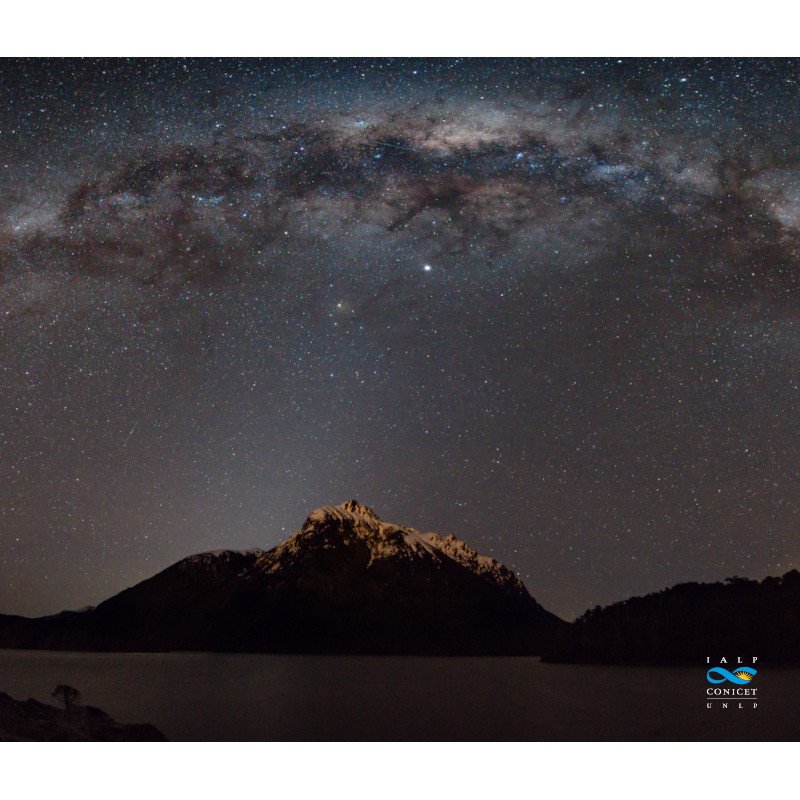 AstrofisicaLP's tweet photo. Polvo en el viento (solar)

El tercer puesto del 1º Concurso de Fotografía del IALP en la categoría "Astronomía y sociedad" fue para esta impresionante imagen capturada por Guillermo Abramson, desde Río Negro.

#IALP 
#Astrophotography https://t.co/Qu2YaonLeN