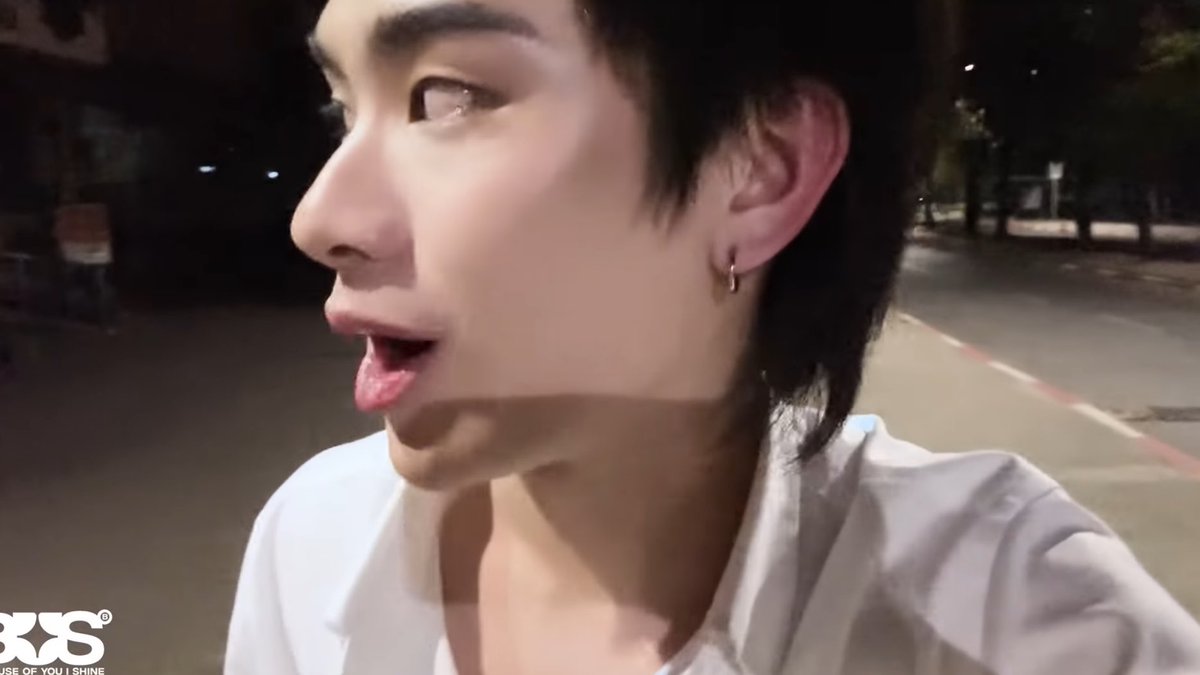 septb126's tweet photo. มหาลัยไหนไม่มีผมถือว่าพลาดมากครับ https://t.co/LfUF1Y984G