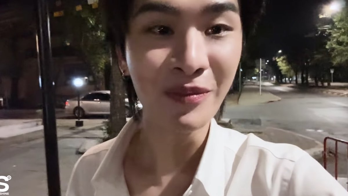 septb126's tweet photo. มหาลัยไหนไม่มีผมถือว่าพลาดมากครับ https://t.co/LfUF1Y984G