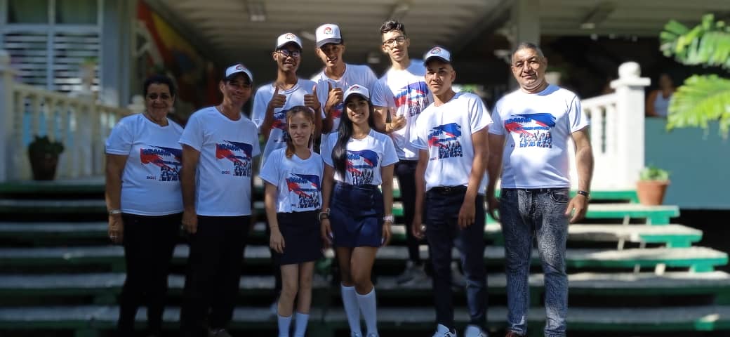 Muchas felicidades para la delegación Granmense, que alcanzó el primer lugar en el evento de Escuelas Pedagógicas. 
#EducaciónGranma 
#ProvinciaGranma 
#CubaMined 
<a href="/YudelkisOrtizB/">Yudelkis Ortiz Barceló</a> 
<a href="/YanetsyTerry/">Yanetsy Terry Gutiérrez</a> 
<a href="/naimatrujillob/">Naima Ariatne Trujillo Barreto</a> 
<a href="/ortiz_uriarte/">Manuel Abelardo Ortiz Uriarte</a>