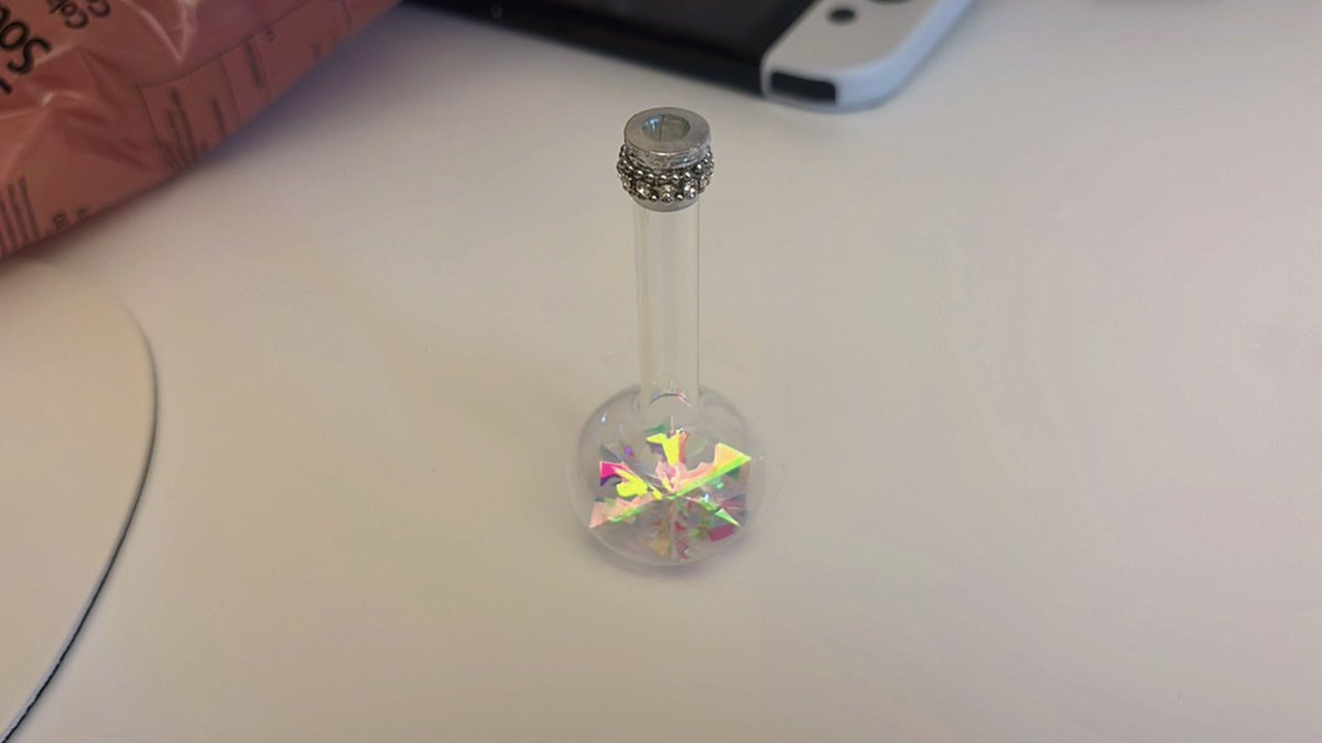 pantsupan's tweet photo. 軽率にワープできる万華鏡を手に入れた https://t.co/eKqfq9HXc0