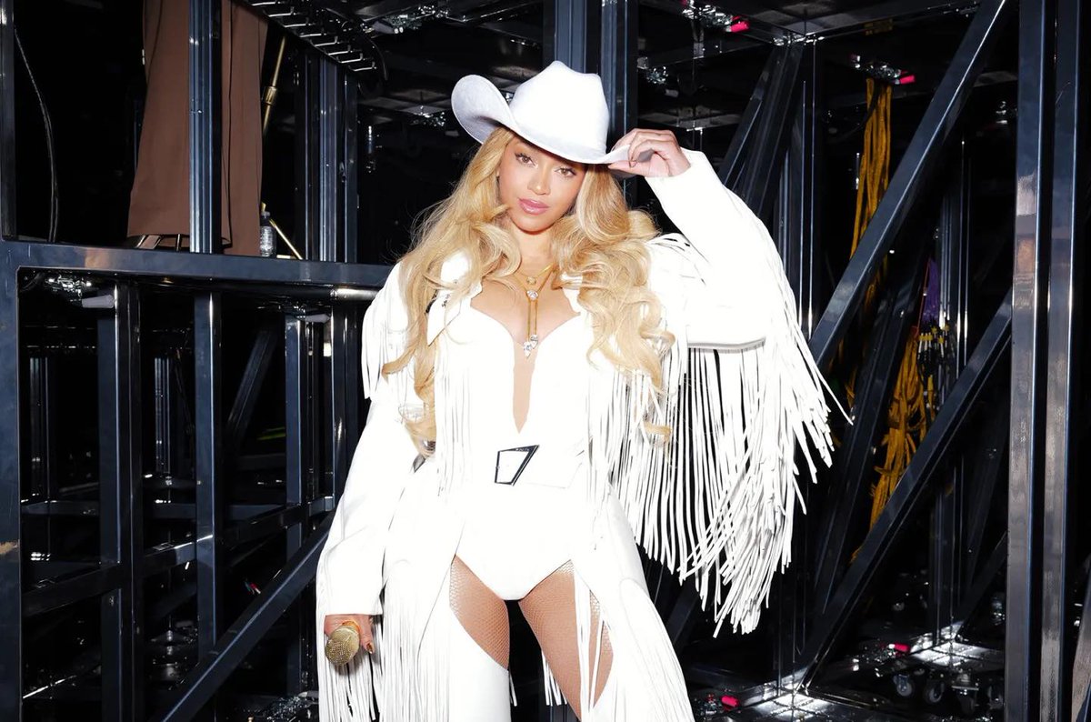 John on X: "Racism has nothing to do with it. You can't just sing a few song in country and expect everyone to like it. If you really wanna blame someone for