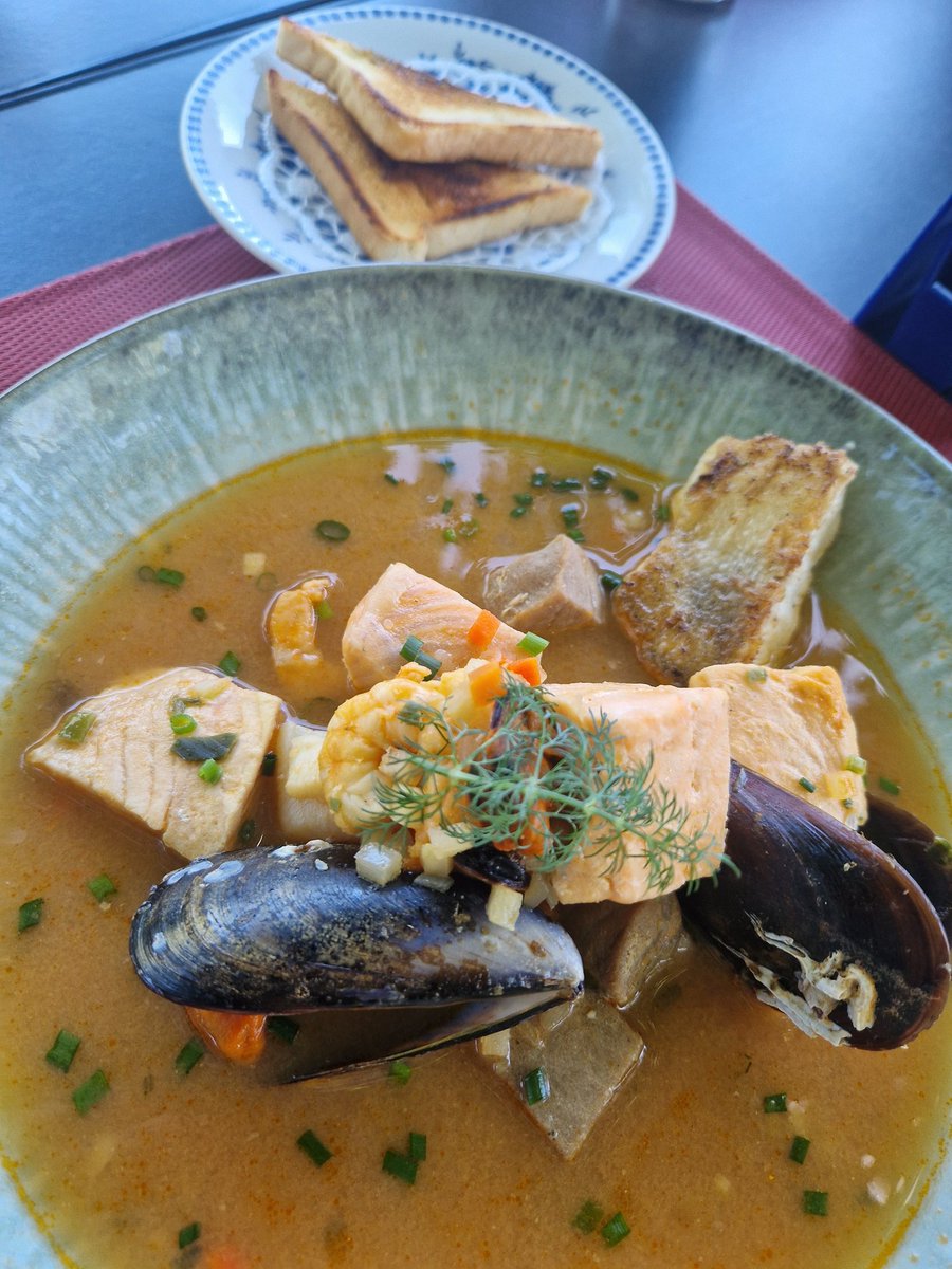 Man gönnt sich ja sonst nix... außer mediterrane Fischsuppe 🤩