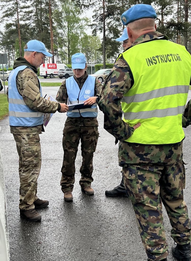 FINCENTFI's tweet photo. During 2nd week of #UNMOC the focus shifts to hands-on training in a simulated mission area. Junior UNMOs are honing their daily skills โ from communication, patrolling, and reporting to mediation and negotiation โ all while keeping safety front & center! #unpeacekeeping #FINCENT https://t.co/T2WSAhQeCp