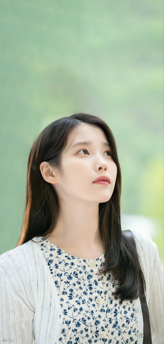 wyjc516's tweet photo. 아이유시
Never Ending Story MV
mobile wallpaper
#아이유 #IU #꽃갈피셋 #KkotGalpi3 https://t.co/7ZdWYRFObD