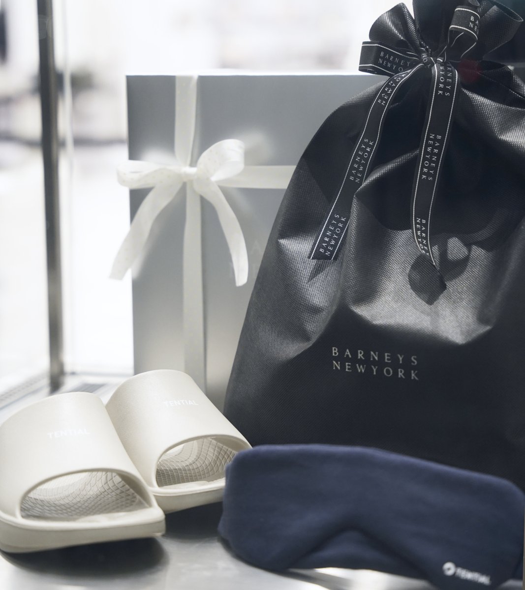／
BARNEYS NEW YORK に
TENTIALのPOP UP STOREが登場！
＼

5/30（金）〜6/19（木）の期間に
銀座本店・六本木店・横浜店・神戸店・福岡店の5店舗に展開いたします。

ぜひお立ち寄りください✨

#TENTIAL #BARNEYSNEWYORK