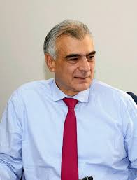 اهلاً Sélim ...
حضرت مقابلة الاستاذ Sélim الصايغ ، استاذ Sélim مش قصة انو ما كنت هيك و ليش صاير هيك ؟
قصة ليش عامل بحالك هيك ؟ كنت هادي و رايق قبل ، انت كنت تطفي الجهاز ؟ مبين عاطي عا شامل روكز يا استاذ Sélim ...
#لبنان