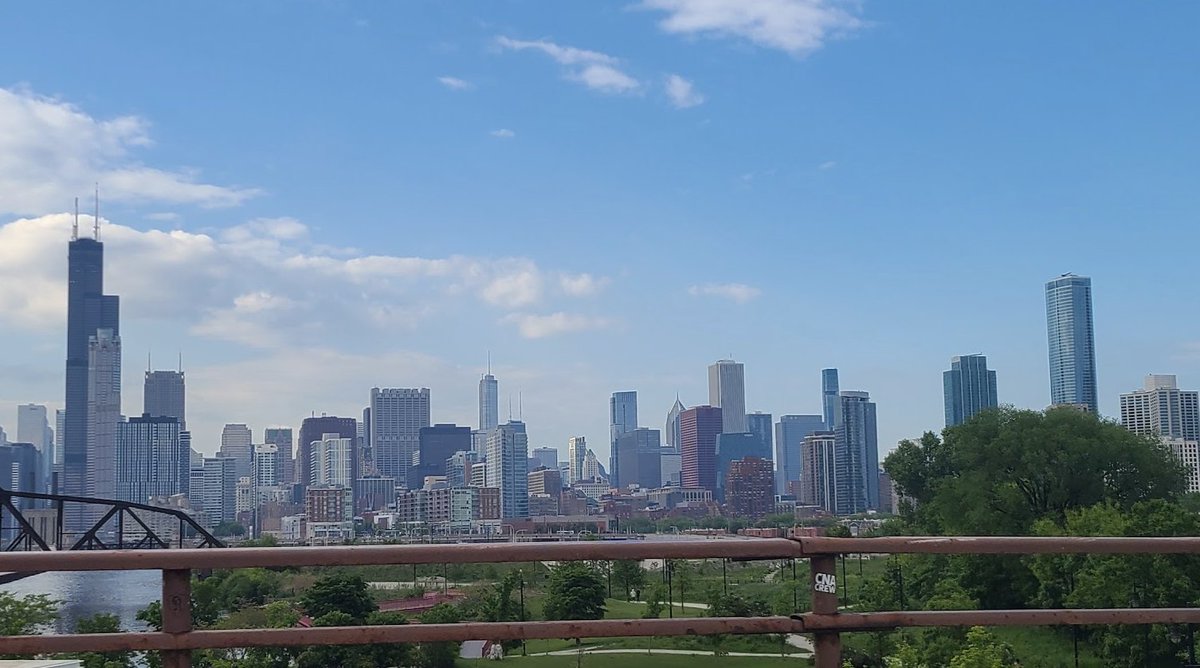 OncLive's tweet image. Good morning Chicago! 🏙️ OL is officially on the ground and ready to kick off live coverage of this year's
@ASCO Annual Meeting! We'll be here all week with exclusive content and interviews, so follow along on social and check our website to stay informed! #ASCO25 #oncology