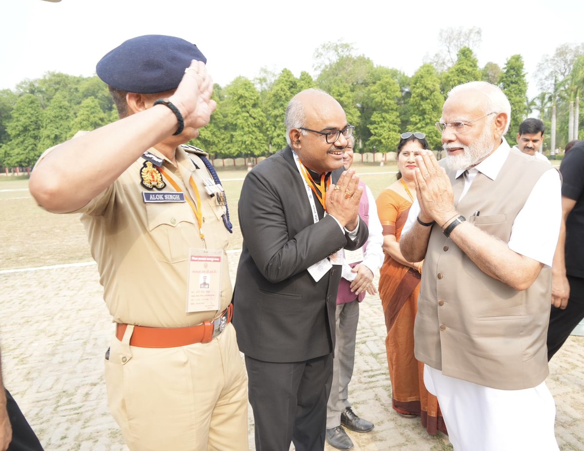 आज का दिन अत्यंत गौरवपूर्ण रहा।
माननीय प्रधानमंत्री श्री नरेंद्र मोदी जी का स्वागत करना मेरे लिए एक विशेष सम्मान और प्रेरणादायक अनुभव रहा।

It was a moment of deep honour to welcome the Hon’ble Prime Minister Shri Narendra Modi ji today.
His vision, simplicity, and unwavering